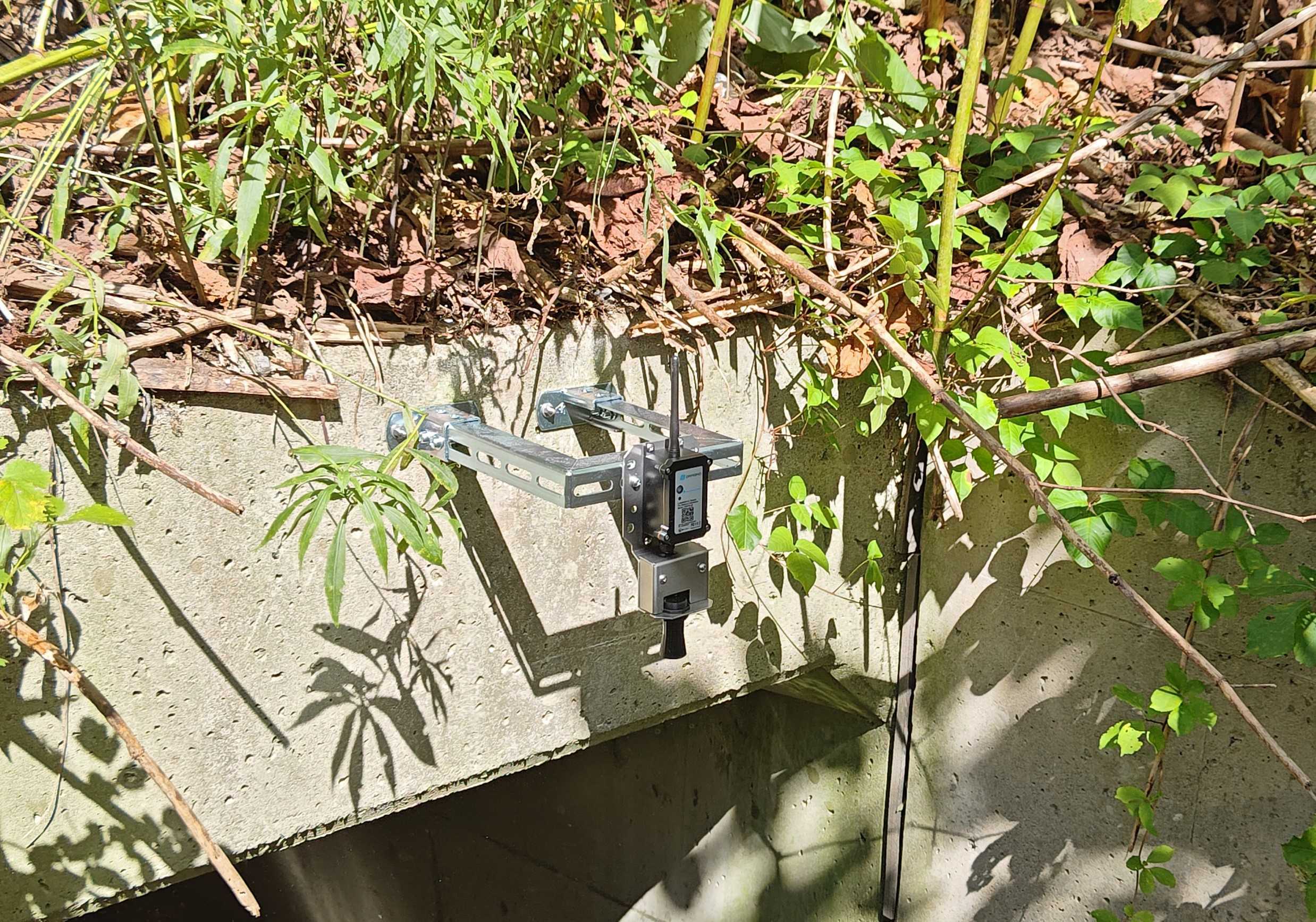 距離センサー設置外観